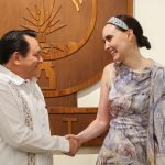Recibe Gobierno importante donación de acervo bibliográfico especializado 